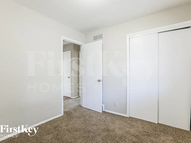 3605 S Stayton Ave — Photo 11
