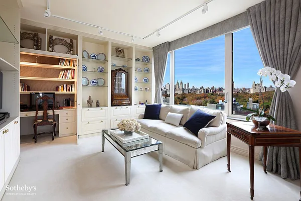 Sold by Sotheby's International Realty | media 3