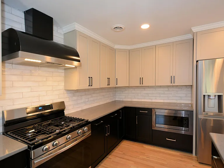 109 Edgemont Dr — Photo 16