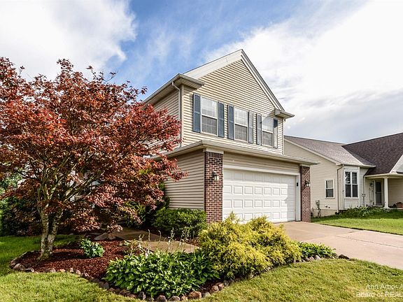 2nd image of 3540 Lexington Cres