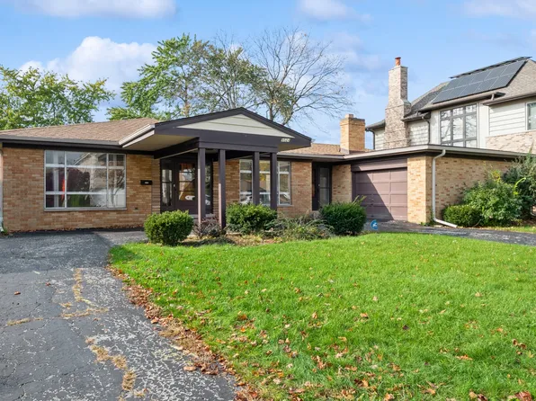 9524 Keeler Ave, Skokie, IL 60076