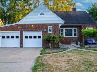 1104 E Broad St, Louisville, OH