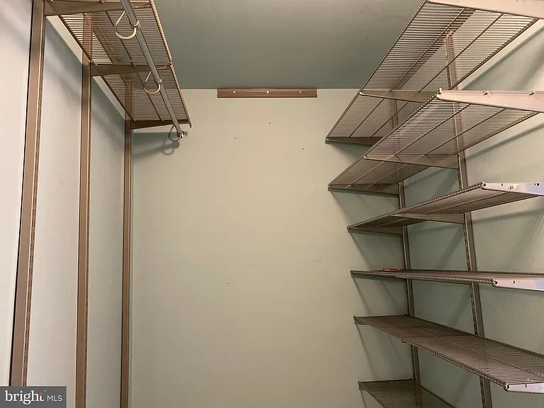4 Kensington Ct — Photo 18