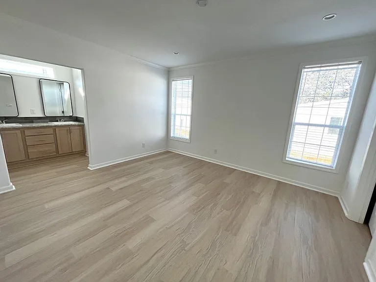 1021 Vervain Dr #1021E — Photo 13