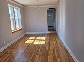 844 N Harding Ave, Chicago, IL