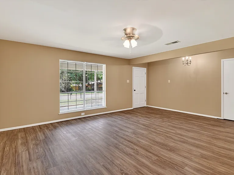 1 Tanglewood Ct — Photo 4