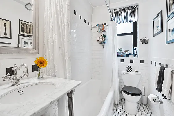 Sold by Compass | media 7