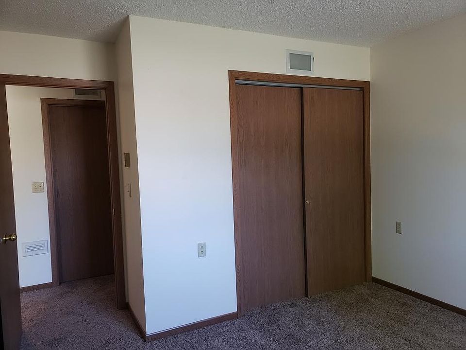 2nd image of 420 Cedar St #44