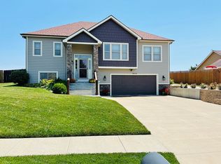 4830 NW Linwood Dr, Topeka, KS 66618