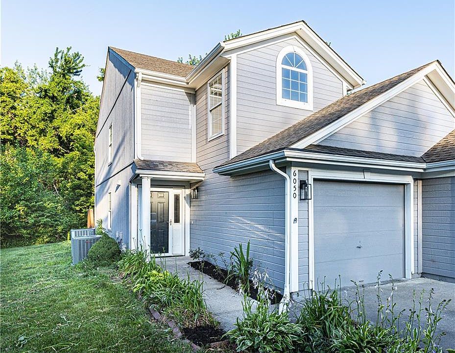 1st image of 6050 NE Moonstone Dr