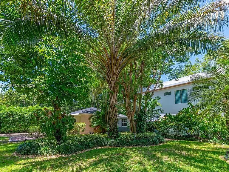 3610 S Douglas Rd — Photo 30