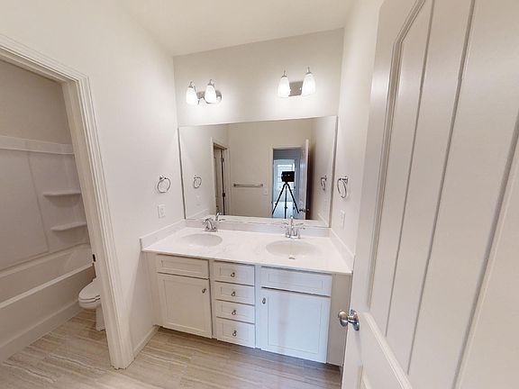 Previously built home based on this plan. Photos not of current home. Upgrades may be pictured.