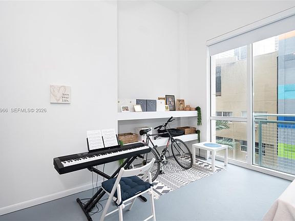 3rd image of 253 NE 2nd St APT 315