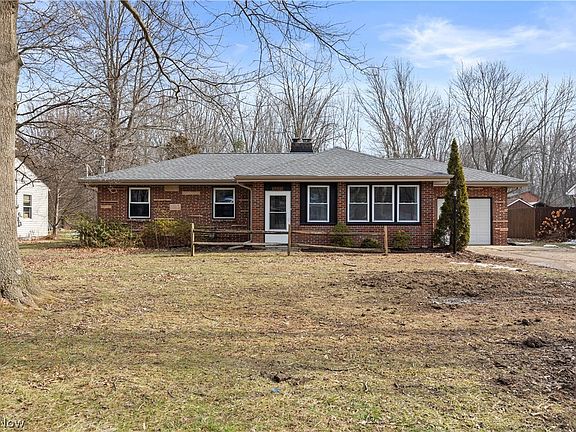 2nd image of 3215 Nagel Rd