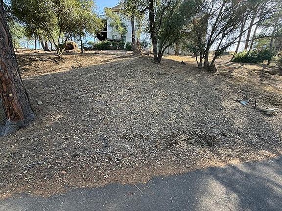 3rd image of 695 Foothill Rd