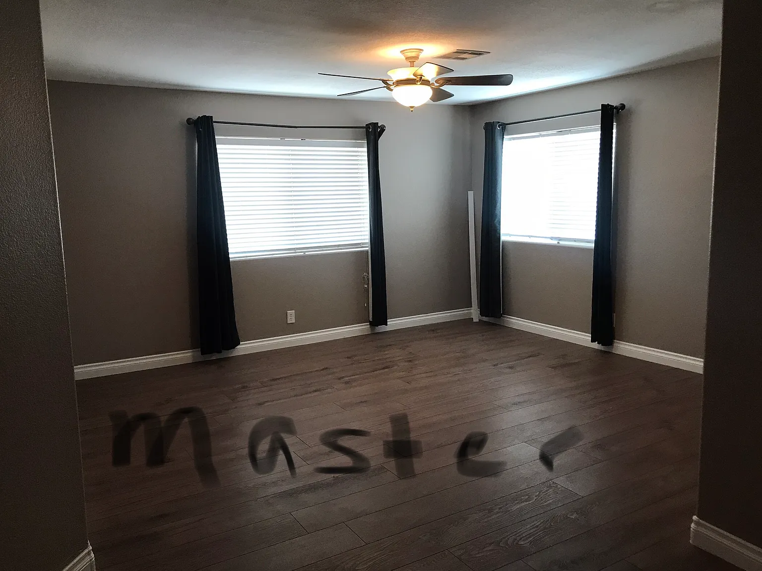 295 E Eldorado Ln — Photo 2