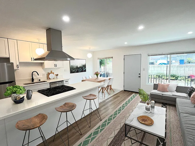 237 North Catalina — Photo 3