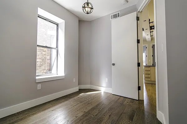 Rented by Nooklyn NYC LLC | media 44