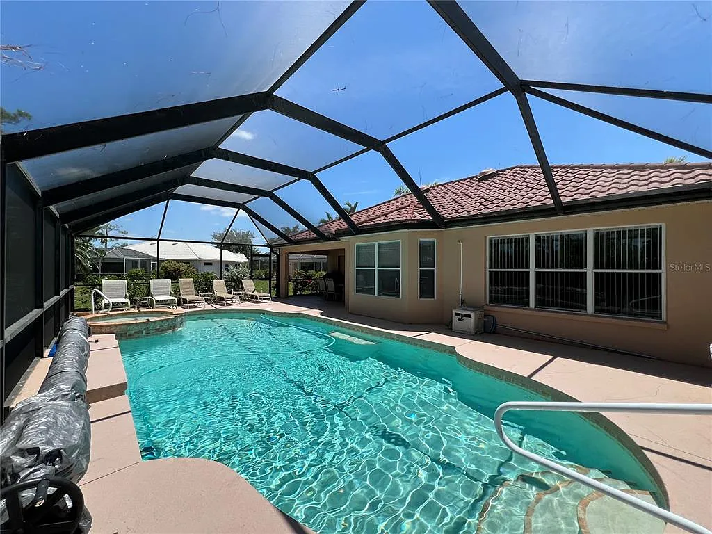 2 bed, 2.0 bath, 1423 sqft, $5,500 — Photo 2