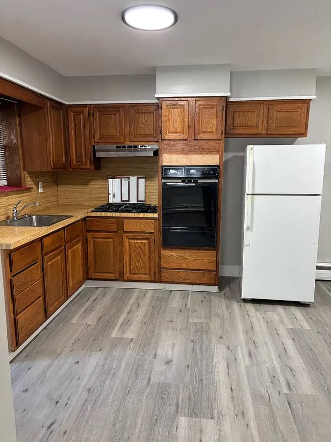 4 bed, $3,857 — Photo 3