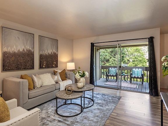 3rd image of 505 Cypress Point Dr Unit 132