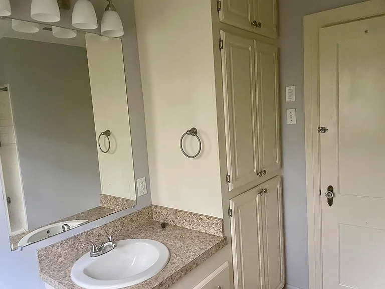 327 Morningside Dr — Photo 12