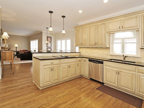 4th image of 4740 Outlook Way NE