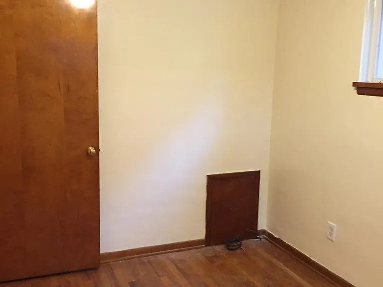 210 Marion Ave — Photo 16