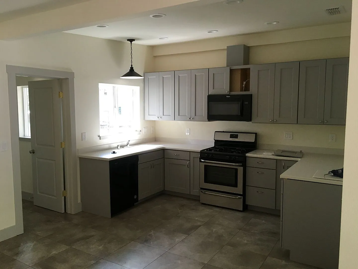Charming home near river trails! — Photo 4