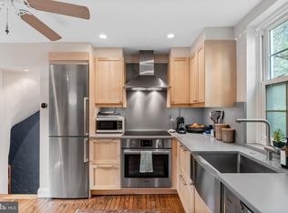 1134 Waverly St #R3, Philadelphia, PA 19147