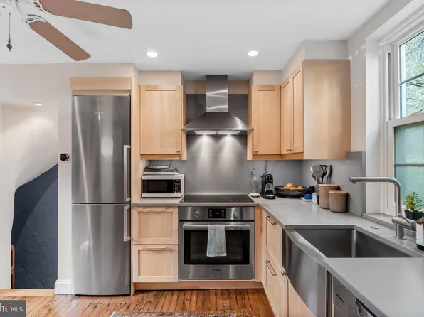1134 Waverly St #R3, Philadelphia, PA 19147