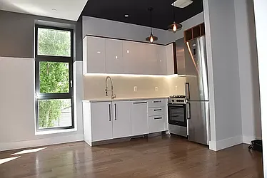 44 Stanhope Street, #3C