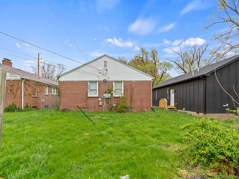 4354 Crittenden Ave — Photo 13