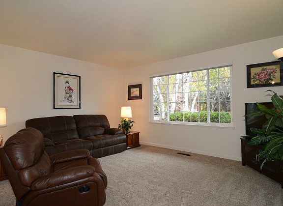 3rd image of 5723 San Lorenzo Dr