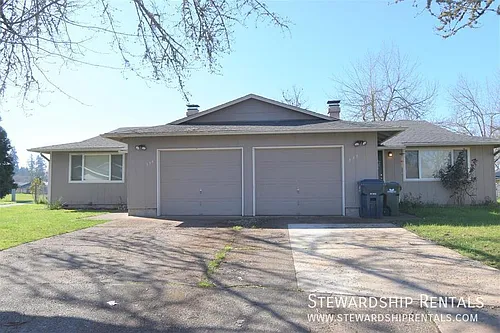 336 S 51st Pl Photo 1