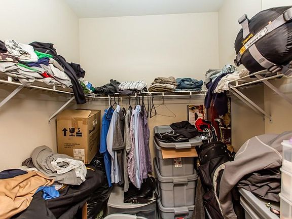 5th image of 1250 N Greenview Ave #117