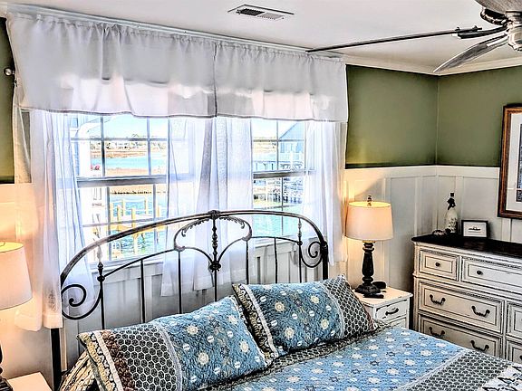 4th image of 412 35th Ave. N