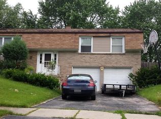 1 Shilling Ct, Bolingbrook, IL 60440