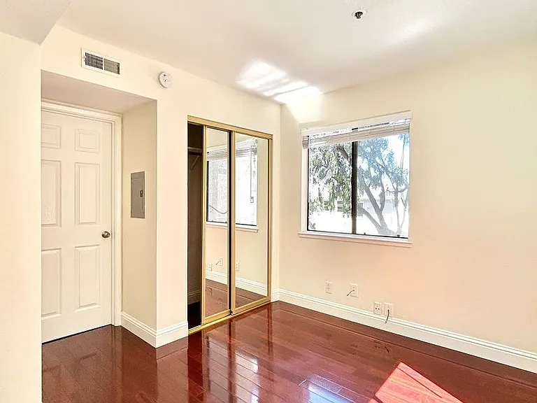 2 Elm St #100 — Photo 14