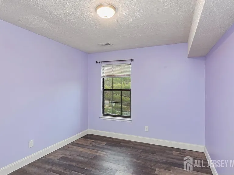 208 Sunshine Ct — Photo 13