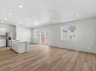 904 E Eden St, Eagle Mountain, UT 84005