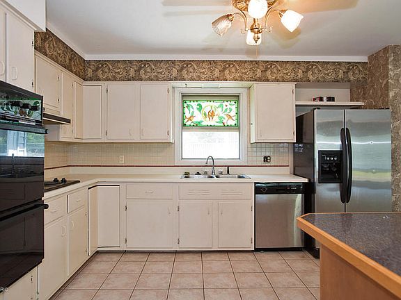 4th image of 5130 Windyridge Dr