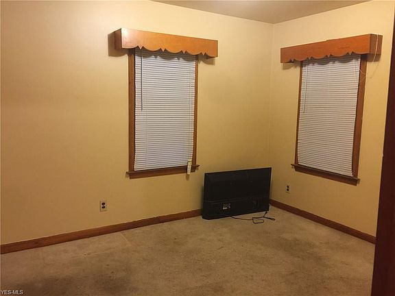 4th image of 1427 Drexel Ave NW