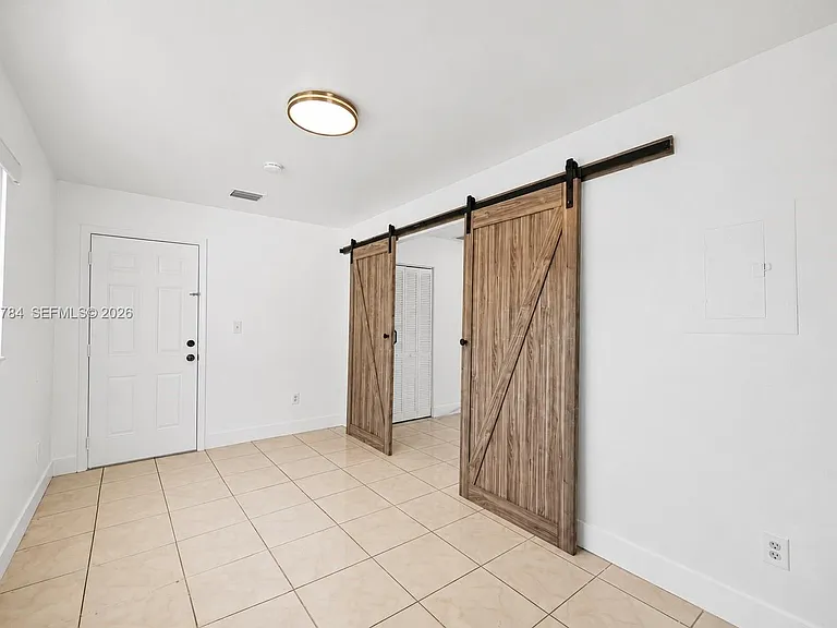 3231 SW 25th St #2 — Photo 14