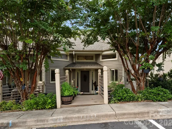 14617 Waterside Dr, Charlotte, NC 28278