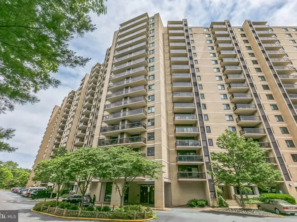 307 Yoakum Pkwy APT 1620, Alexandria, VA 22304