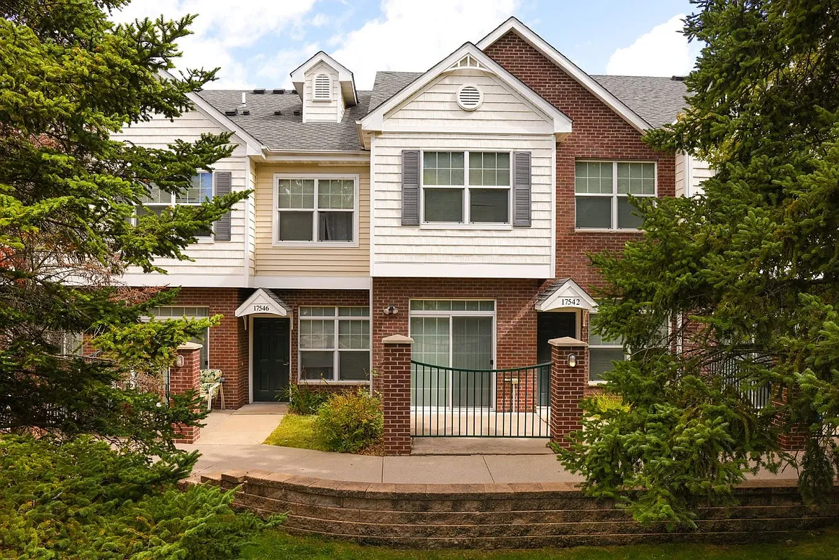 Building Photo - Maple Ridge Townhomes