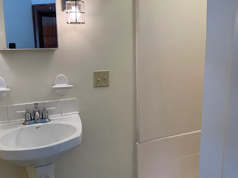 85 E Spring St #B — Photo 11