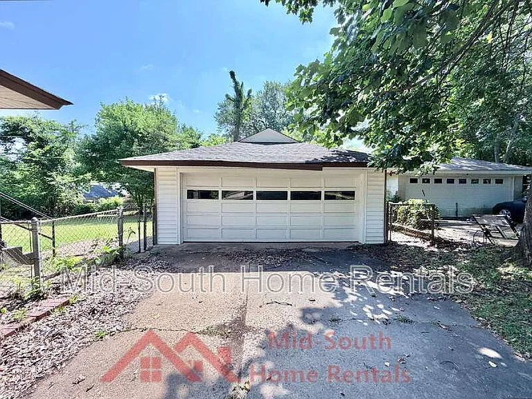3284 Parham St — Photo 17