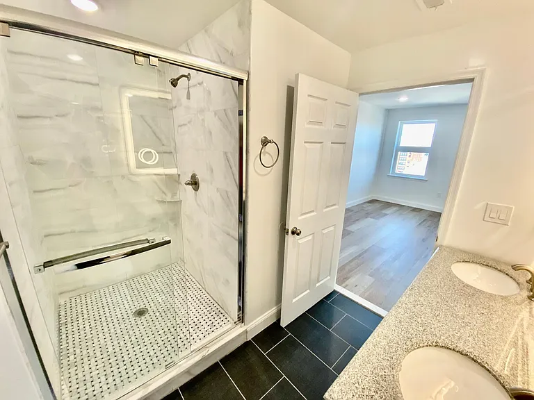 1220 Hamilton St #7A — Photo 8